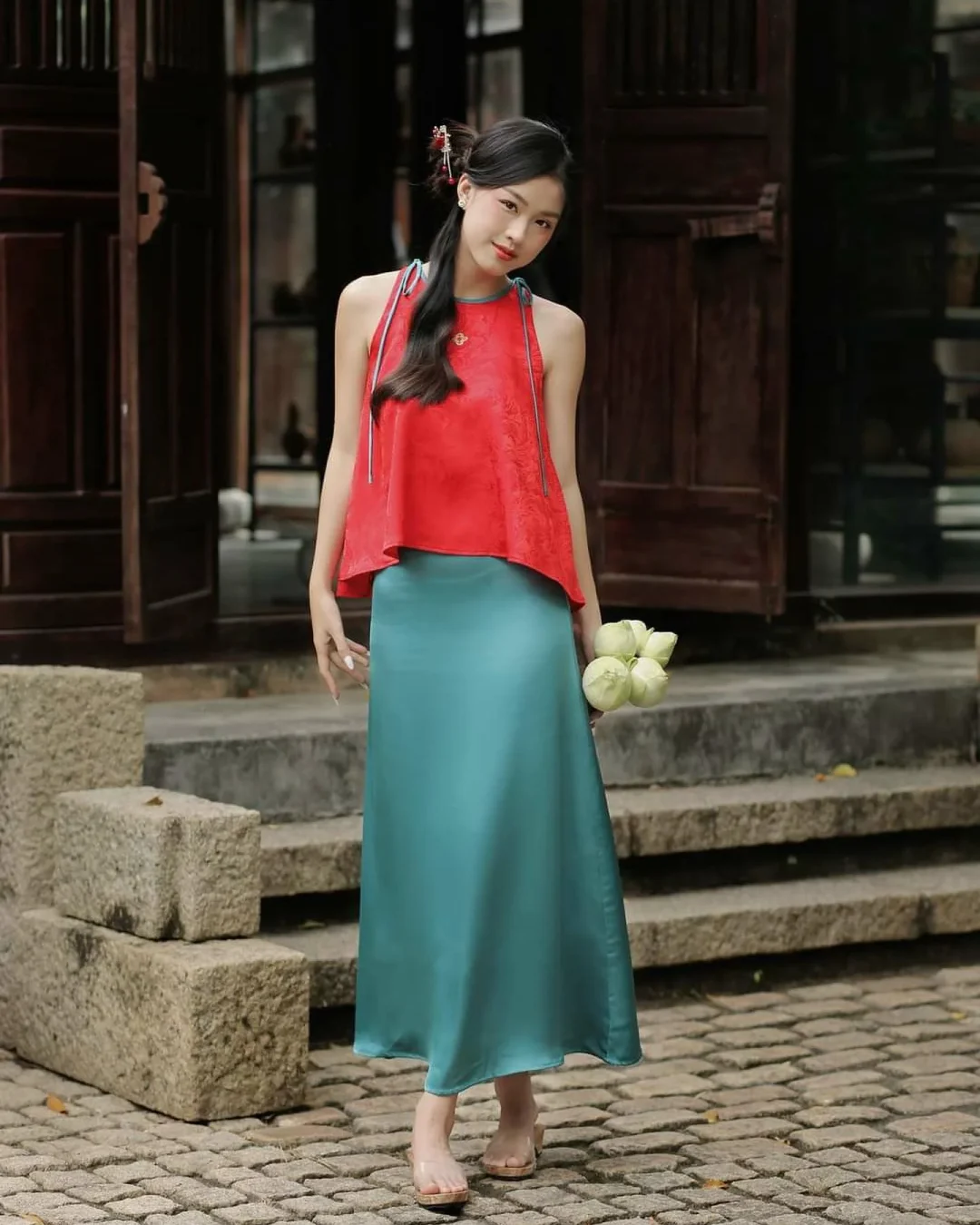 Photo 3 of Set yếm đỏ xanh lụa size M nữ