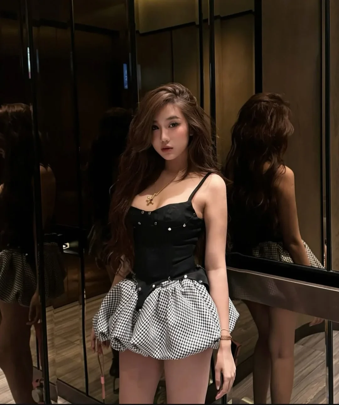 Photo 1 of Set corset đen chân váy caro Bmoody