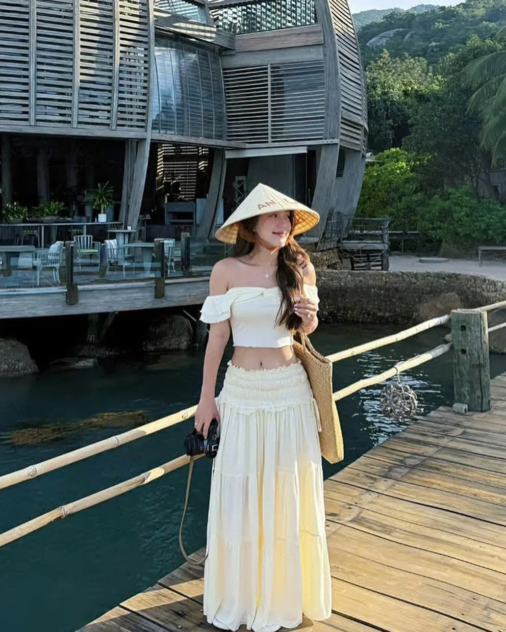 Ảnh 4 của Set croptop trễ vai váy maxi vàng boho nữ