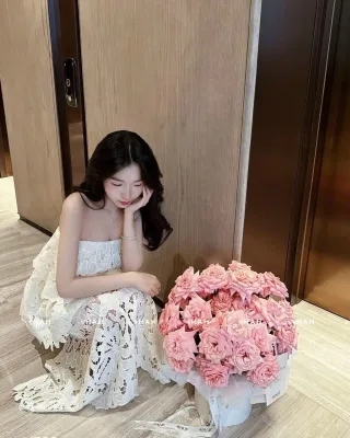 Ảnh 1 của Đầm maxi ren trắng nữ cho thuê
