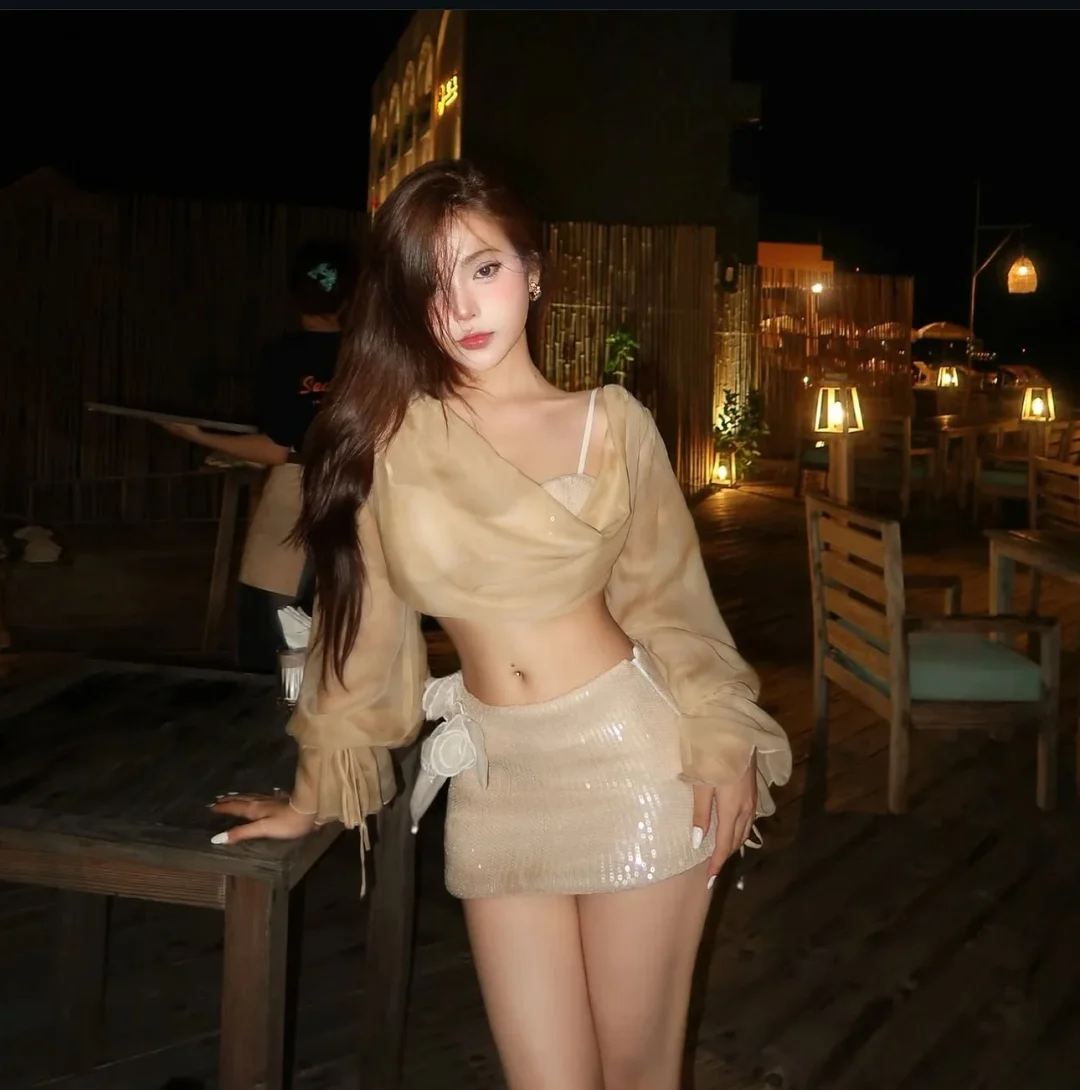 Photo 2 of Set áo voan chân váy kim sa be nhạt nữ