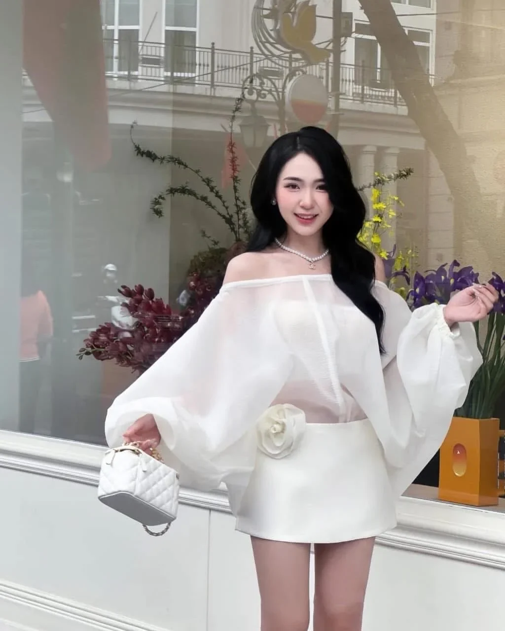 Ảnh 1 của Set áo trễ vai váy mini trắng nữ