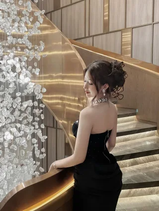 Ảnh 3 của Đầm dạ hội nhung đen cúp ngực đuôi cá