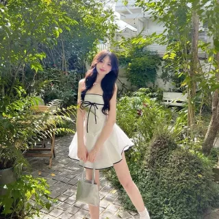 Ảnh 3 của Đầm trắng ngắn cột nơ đen nữ tính