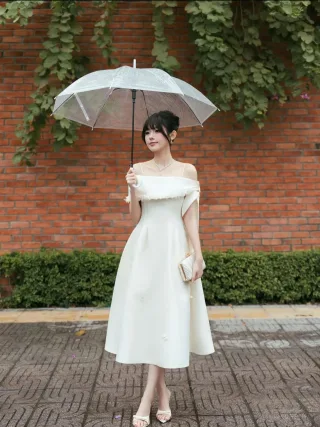 Photo 1 of Váy midi trắng trễ vai nữ cho thuê