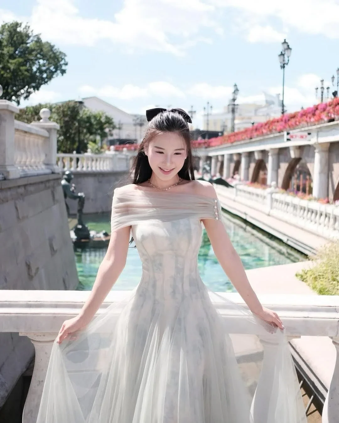 Ảnh 2 của Đầm maxi voan vintage kem trễ vai