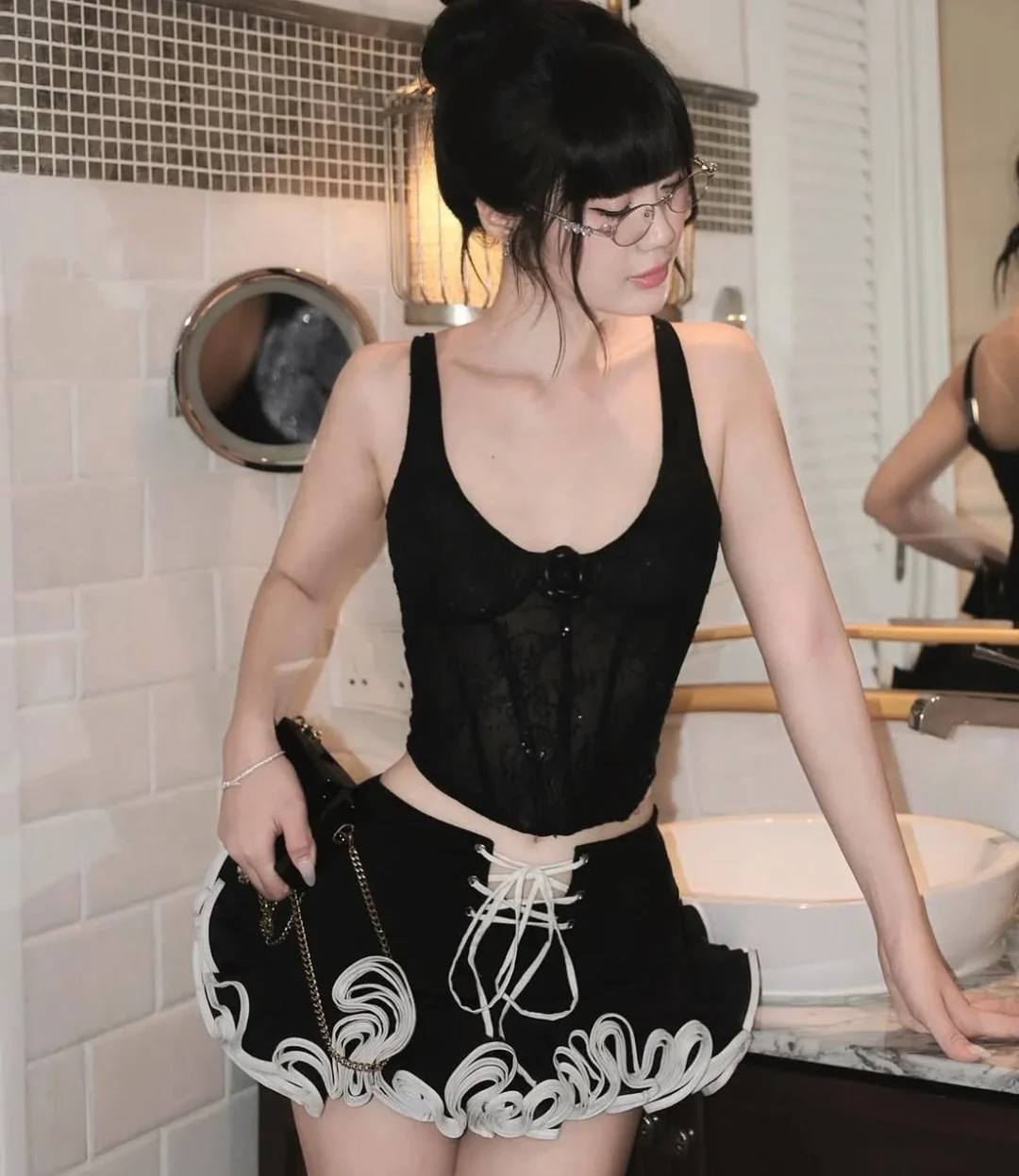 Ảnh 2 của Set croptop ren chân váy mini size S