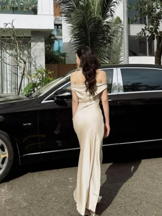 Ảnh 2 của Đầm dài trễ vai lụa satin nude nữ