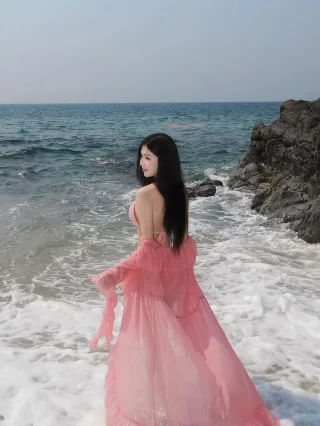 Photo 1 of Váy hồng pastel voan dài trễ vai