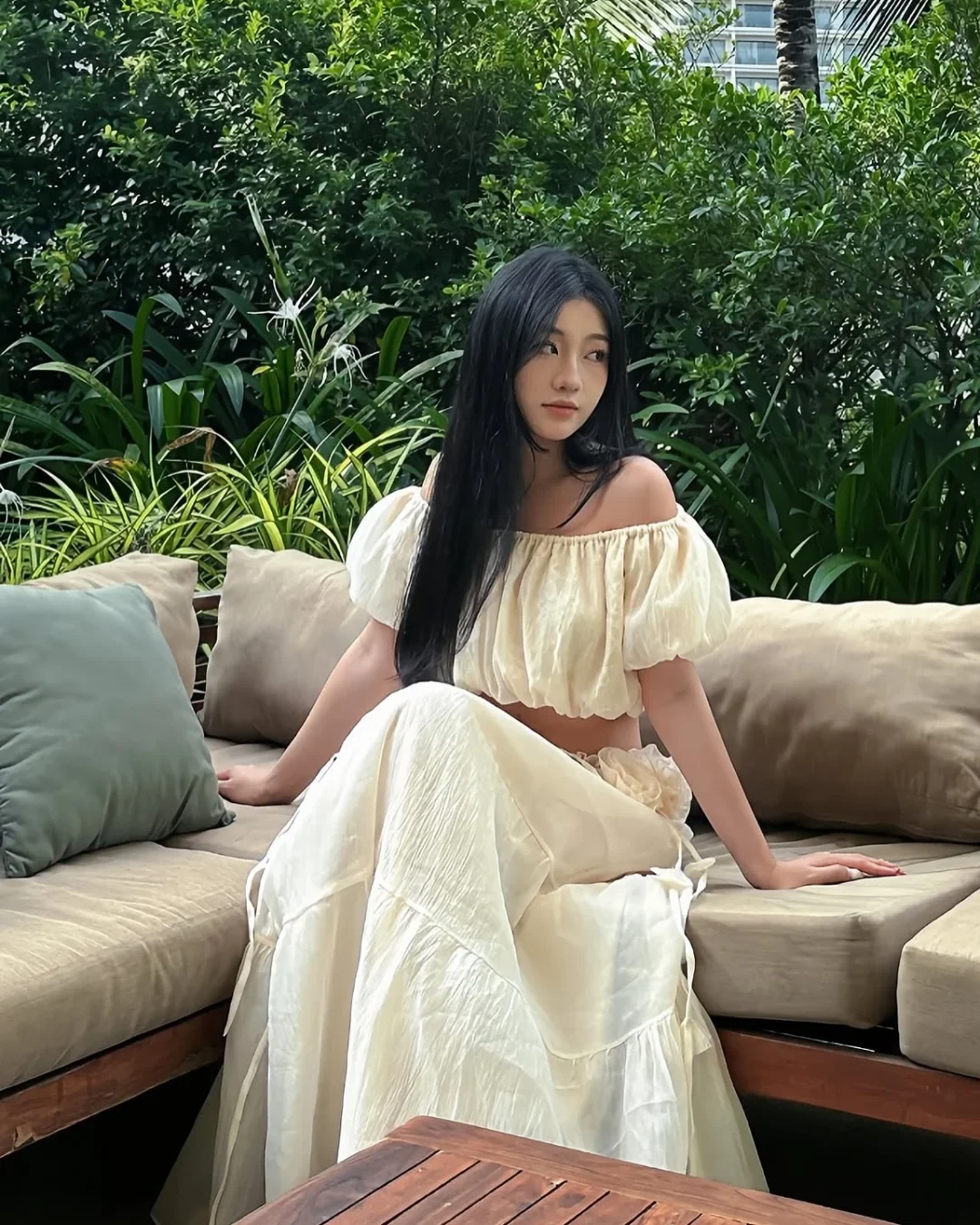 Ảnh 2 của Set croptop trễ vai váy maxi boho kem nữ