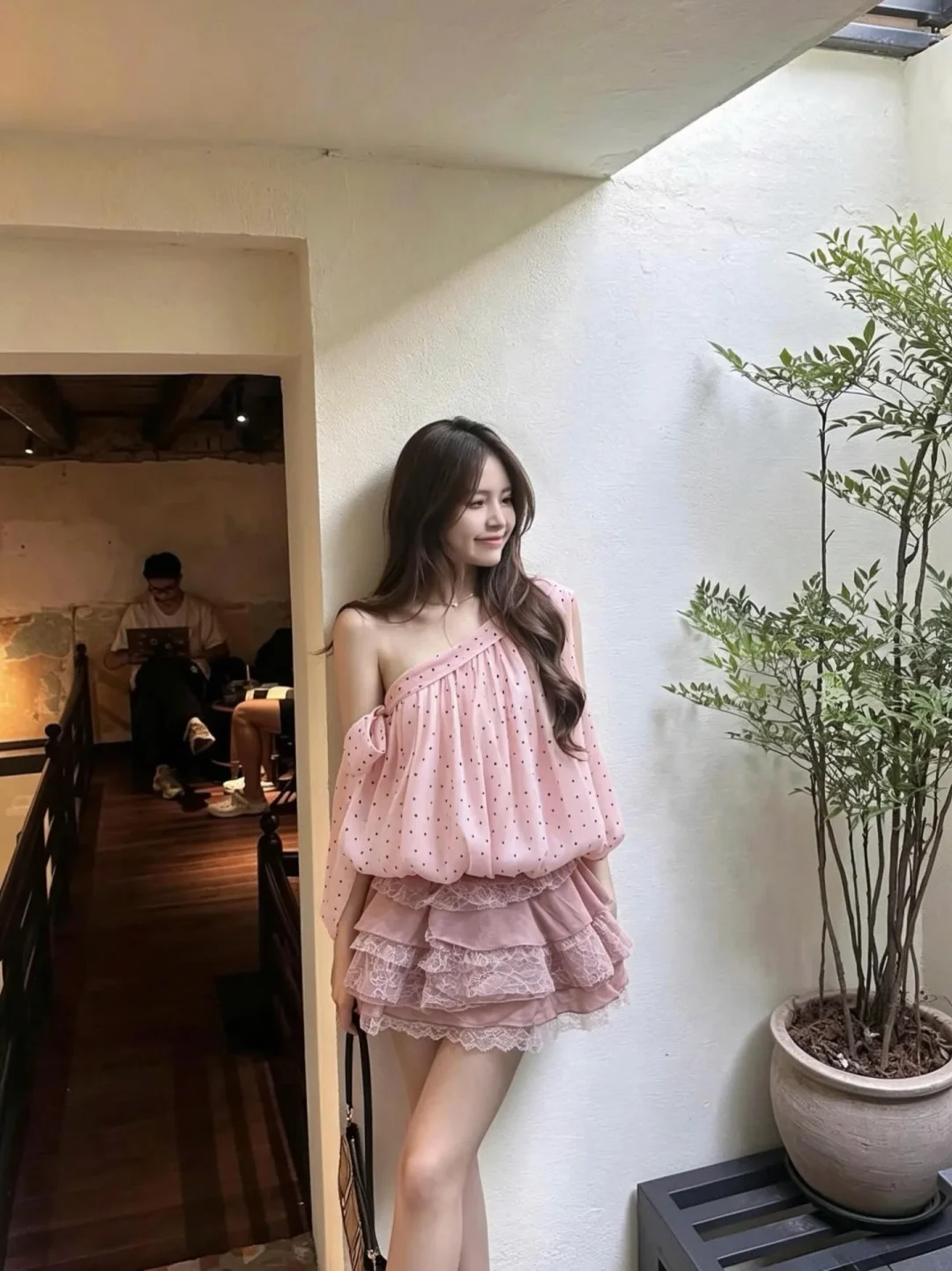 Ảnh 2 của Váy công chúa hồng chấm bi hai mảnh