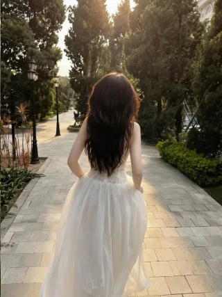 Ảnh 3 của Váy cưới trắng xòe ren công chúa size M