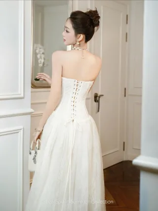 Photo 3 of Váy dạ hội trắng strapless Chouchou size S