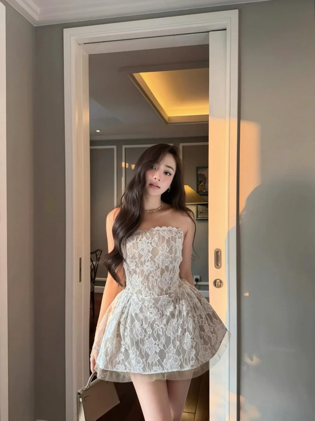 Ảnh 6 của Đầm ren trắng cúp ngực mini nữ