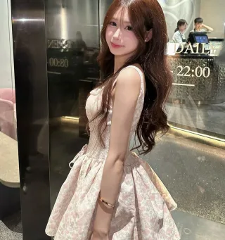 Ảnh 3 của Váy hoa mini bồng corset hồng nhạt