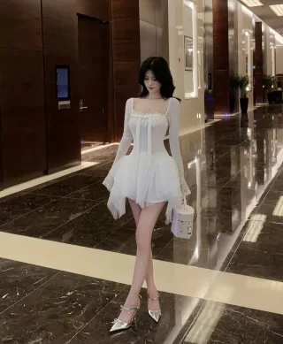 Ảnh 3 của Váy tulle trắng tay dài nữ tính