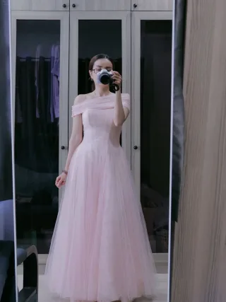 Ảnh 1 của Váy tulle hồng trễ vai maxi nữ