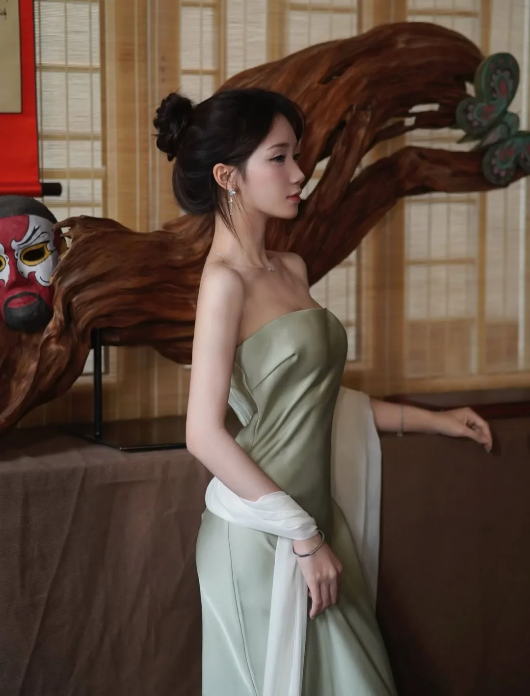 Photo 3 of Váy cúp ngực lụa xanh nhạt nữ
