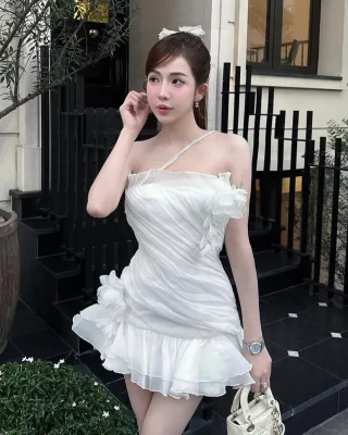 Ảnh 1 của Đầm trắng quây vai ngắn nữ size M