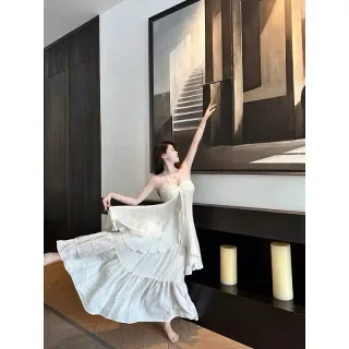 Photo 1 of Đầm maxi trắng hai dây cho thuê