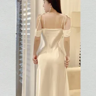 Photo 2 of Đầm maxi satin kem trễ vai nữ