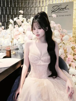 Ảnh 3 của Váy dạ hội ren hồng nhạt phom xòe size M