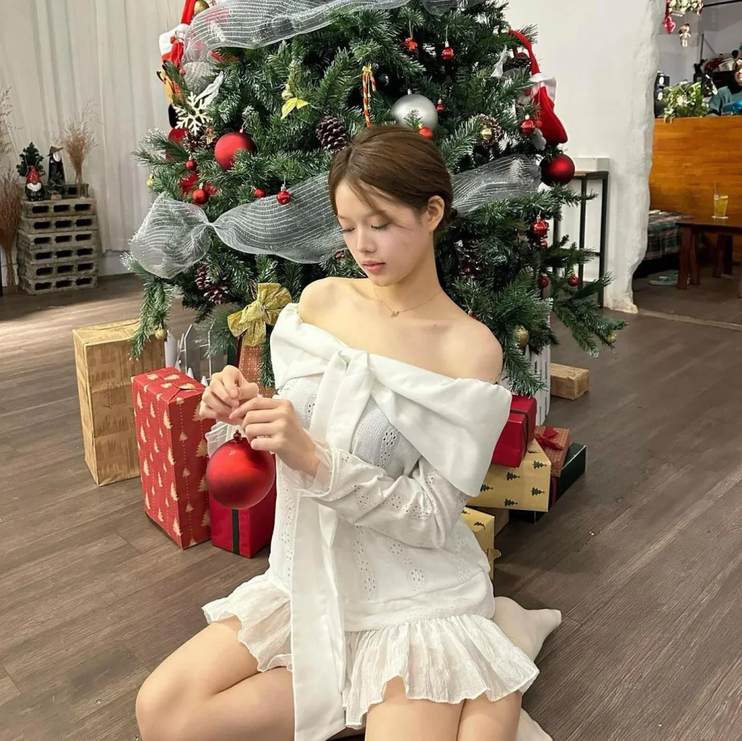 Photo 4 of Váy trắng trễ vai nơ lớn Tegan