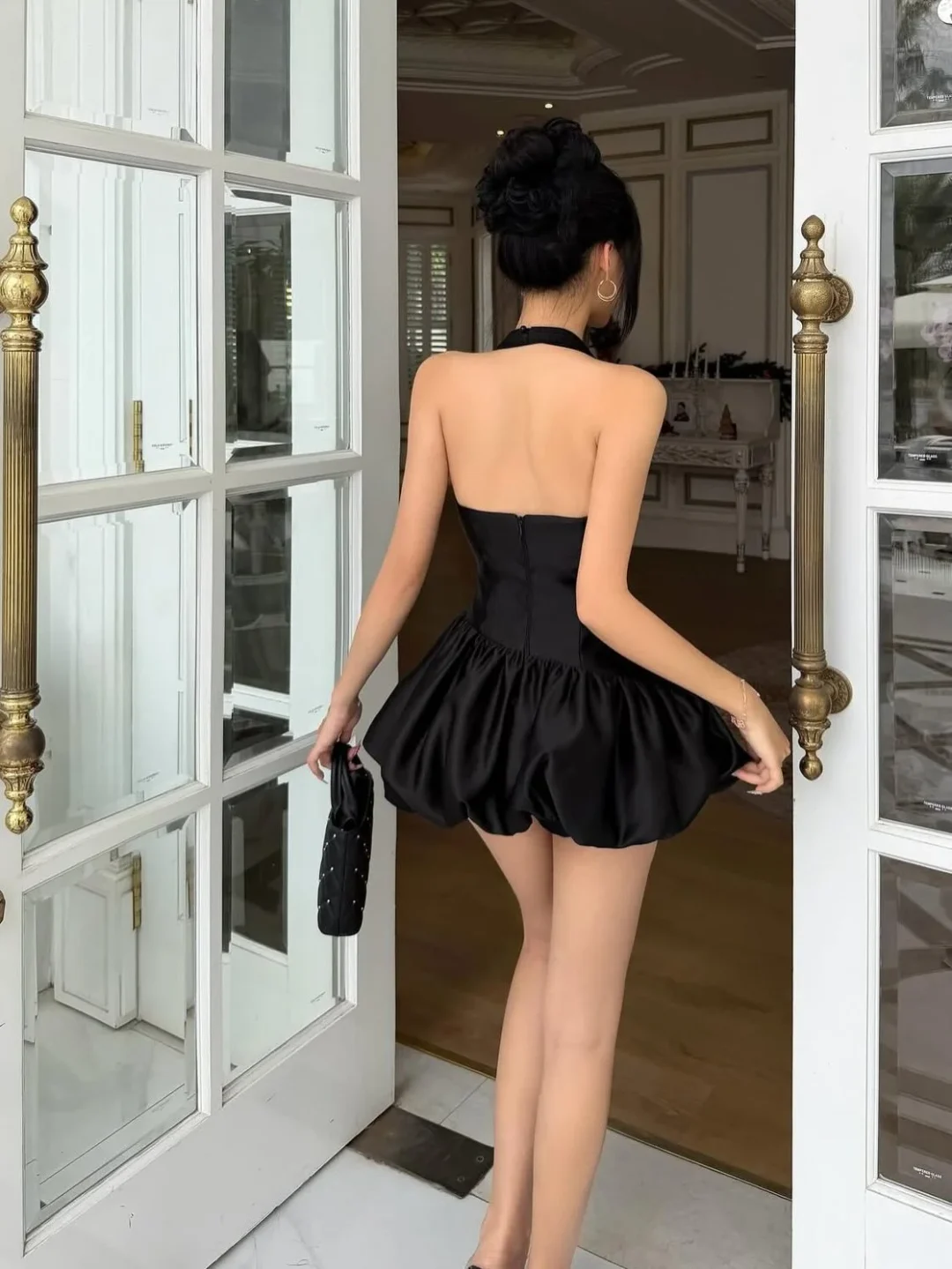 Ảnh 5 của Đầm satin đen hở ngực ngắn nữ