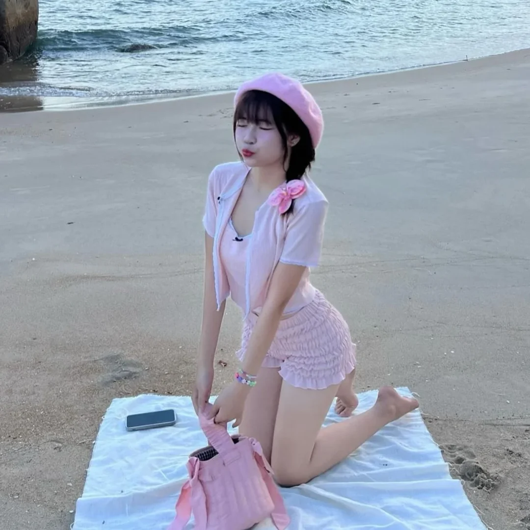 Photo 1 of Set cardigan len hồng pastel đi biển nữ