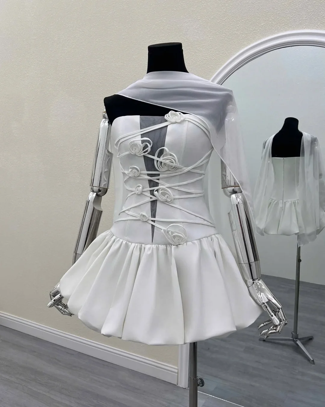 Photo 5 of Đầm trắng ngắn corset bong bóng nữ