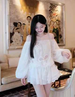 Photo 2 of Đầm trắng trễ vai tay bồng Mimi Blanc