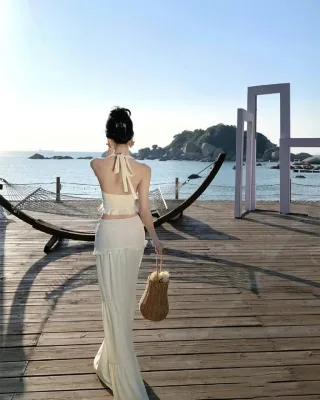 Ảnh 3 của Set váy maxi hai mảnh màu kem nữ