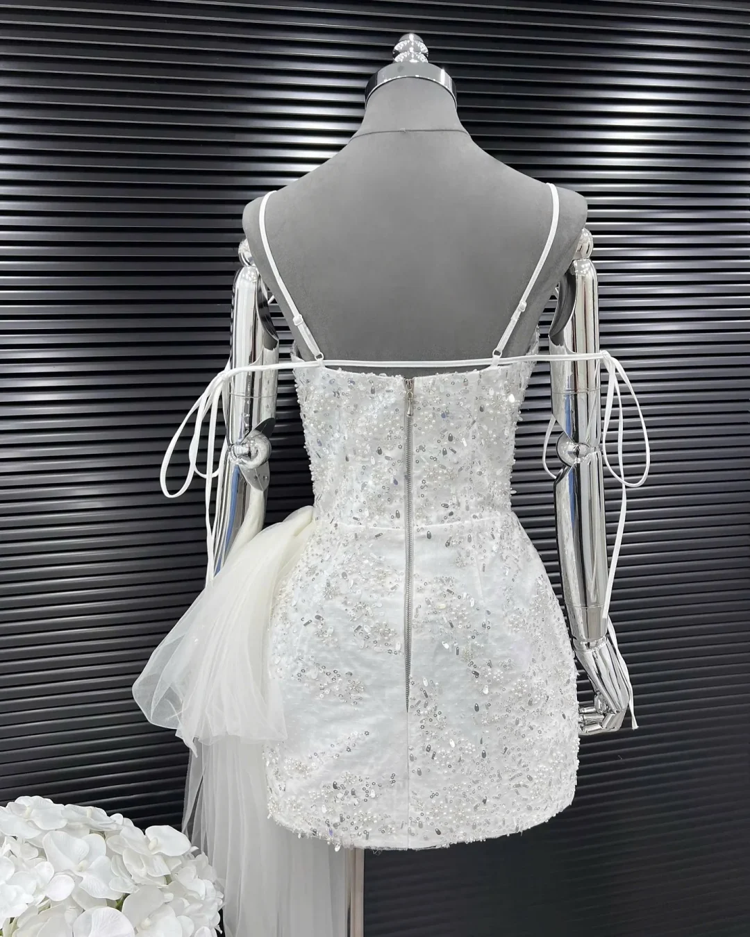 Ảnh 6 của Đầm sequin trắng ngắn hai dây size M