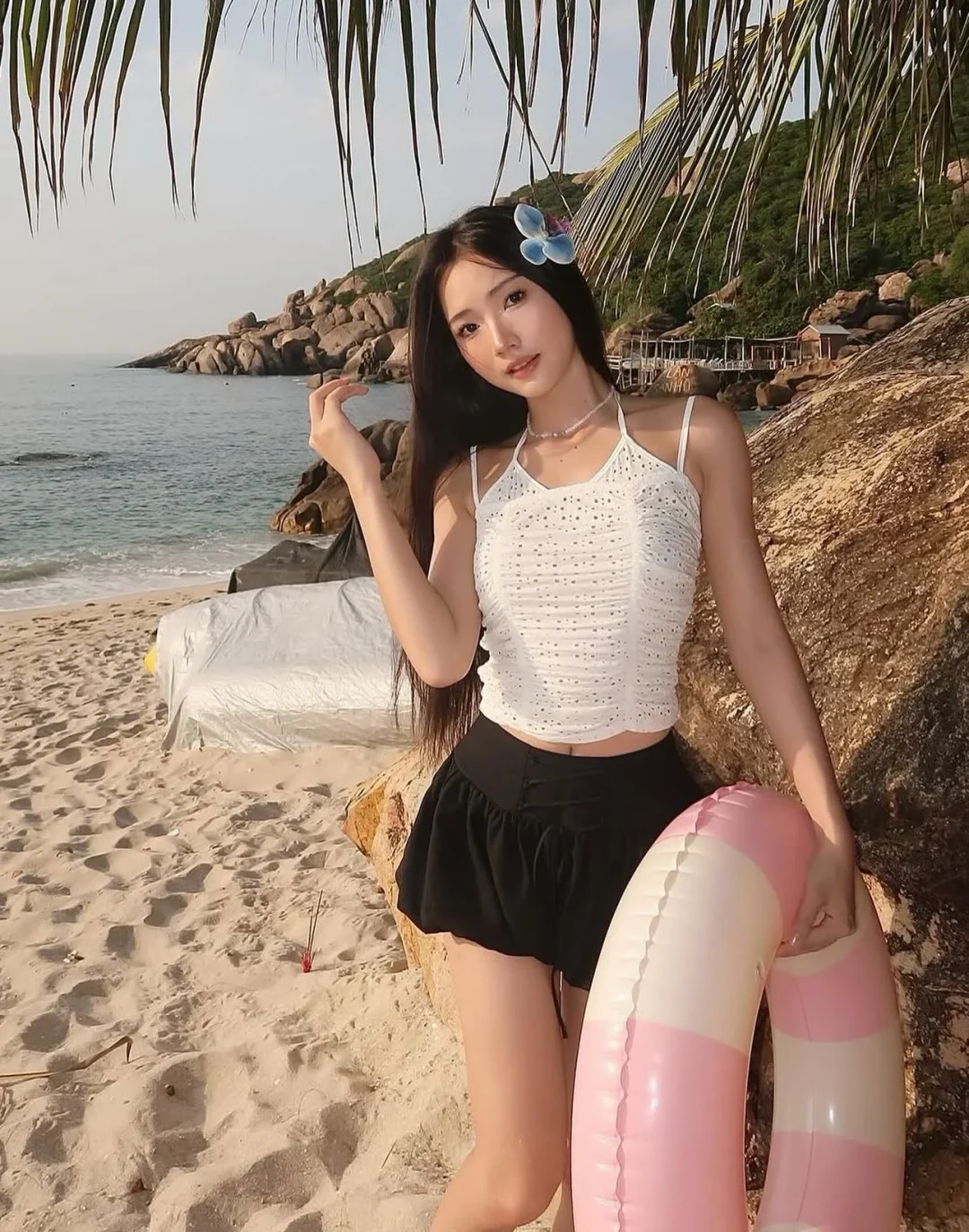 Photo 6 of Áo hai dây trắng ren nữ đi biển