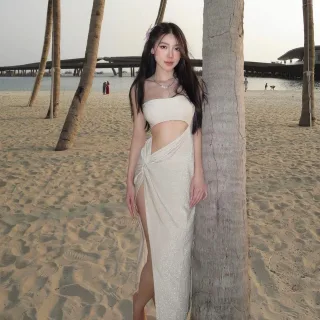 Ảnh 1 của Đầm maxi kim sa trắng kem cut-out eo