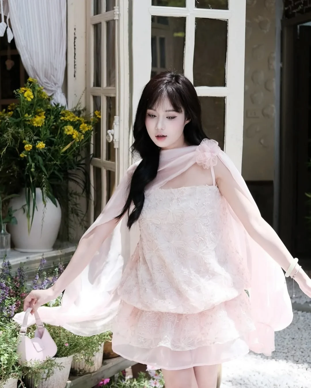 Photo 3 of Set váy ren hồng pastel nữ tính