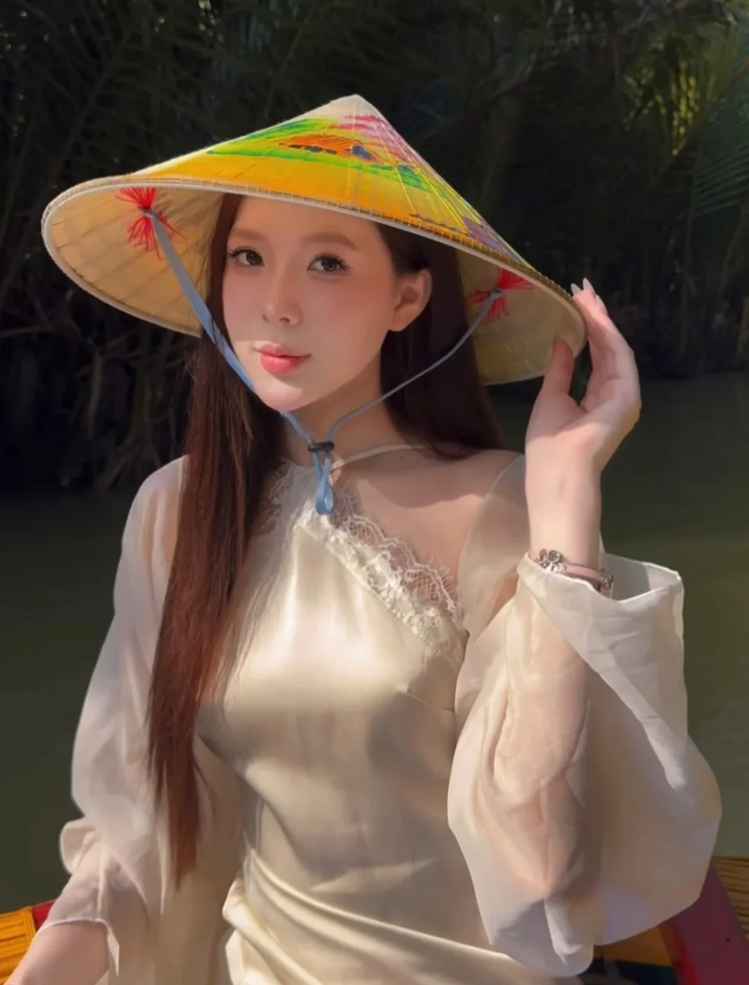 Photo 5 of Váy dài lụa kem nữ thanh lịch