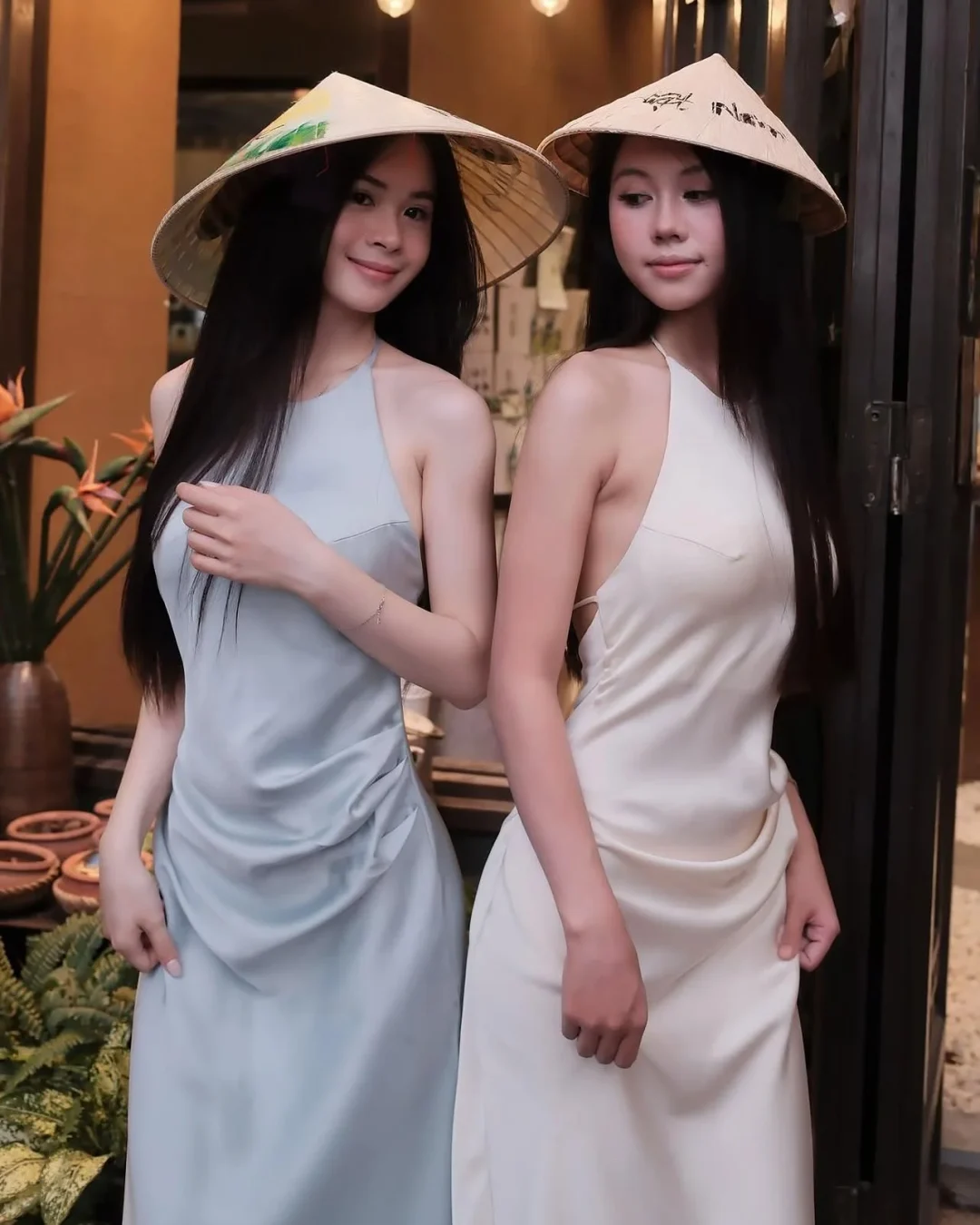 Ảnh 2 của Váy maxi lụa hai dây xanh baby kem