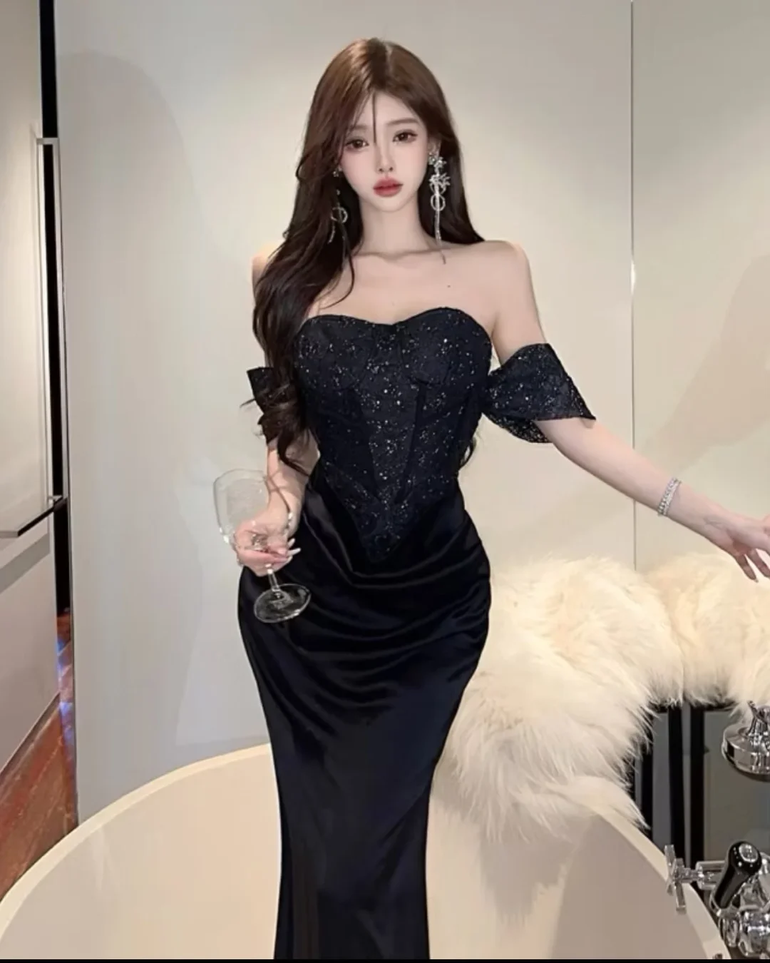 Photo 2 of Đầm dạ hội đen corset vai trễ size S/M