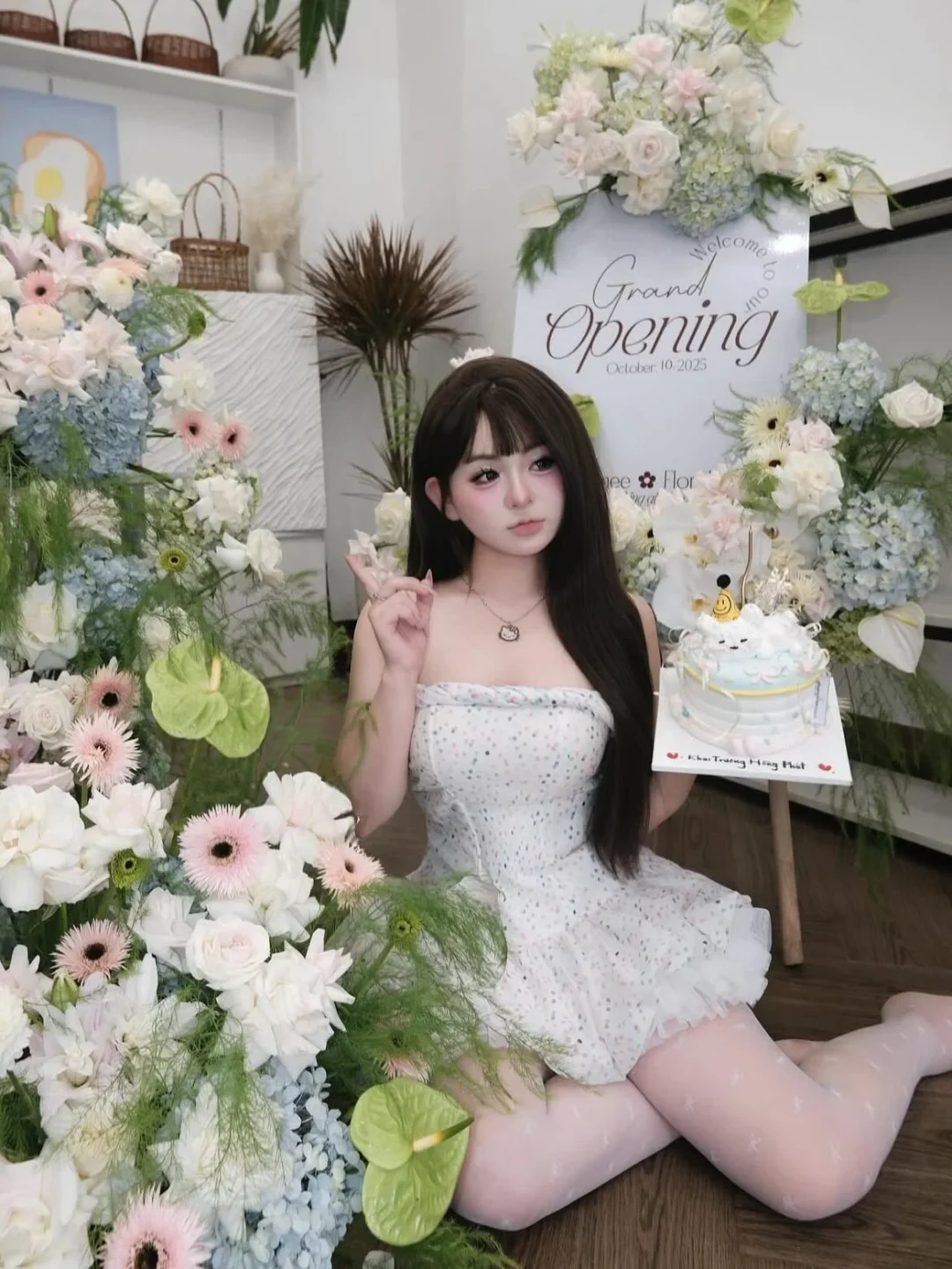 Photo 3 of Đầm Corset Trắng Búp Bê Size S/M