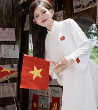 Photo 4 of Áo dài nữ trắng truyền thống cho thuê