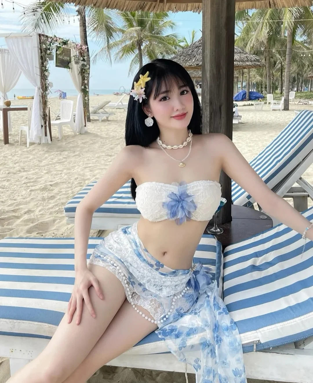Photo 5 of Set bikini ren hoa trắng nữ