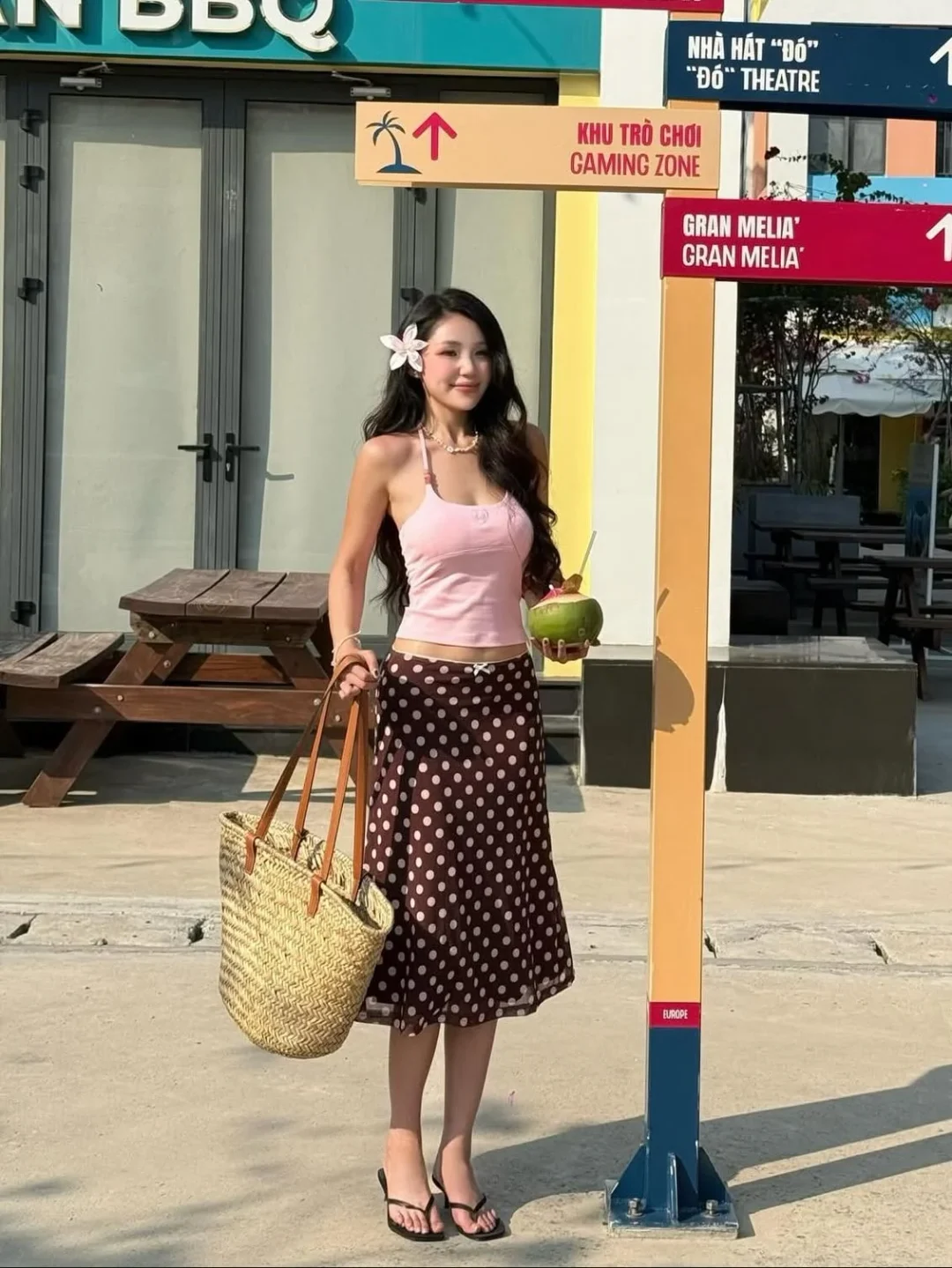 Ảnh 1 của Set áo hai dây hồng và váy chấm bi nâu nữ
