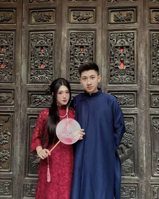 Photo 4 of Áo dài cặp đôi ren đỏ xanh truyền thống