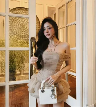 Photo 4 of Váy ngắn trễ vai be size S