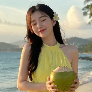 Photo 1 of Đầm maxi vàng halter cho thuê chụp ảnh