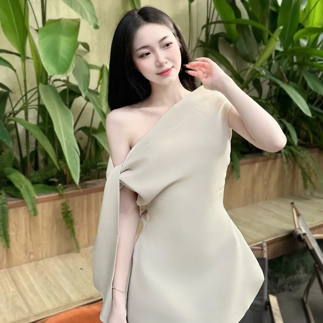 Ảnh 3 của Váy mini kem trễ vai nơ size M