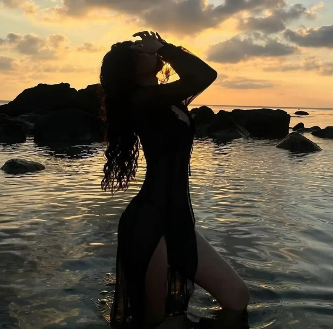 Photo 2 of Set đi biển lưới đen 3 món nữ
