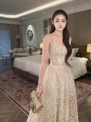 Ảnh 4 của Váy ren hoa dài màu kem size S