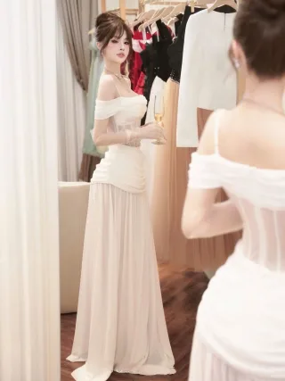 Photo 2 of Đầm dạ hội trắng corset size M